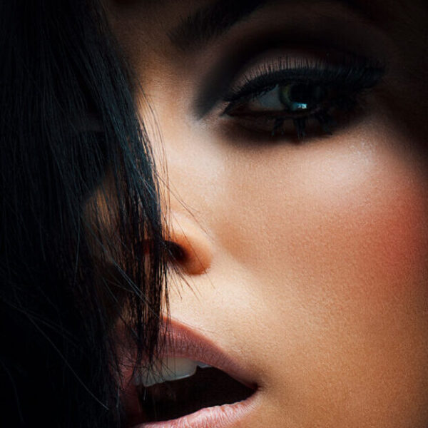 Porträtfoto von Tomasz Becker – kreative und ausdrucksstarke Portraitfotografie, die Emotionen einfängt