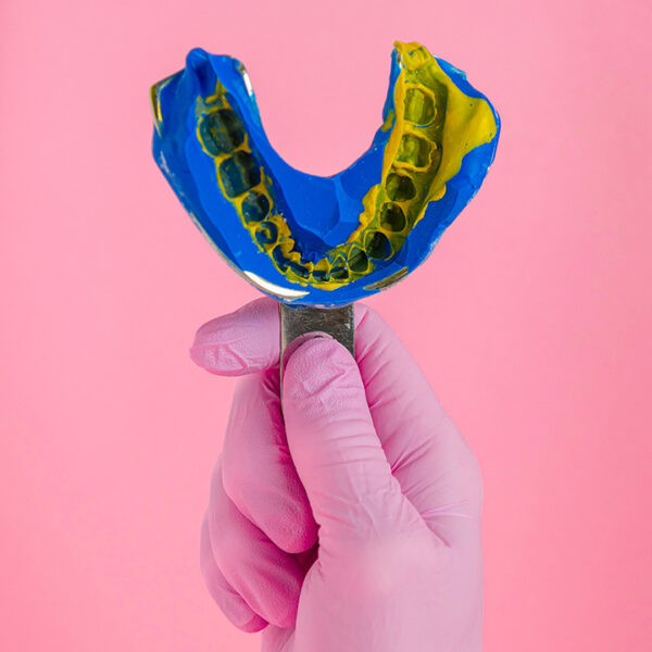 Produktfotografie von Tomasz Becker – professionelle Produktaufnahmen mit kreativer Beleuchtung